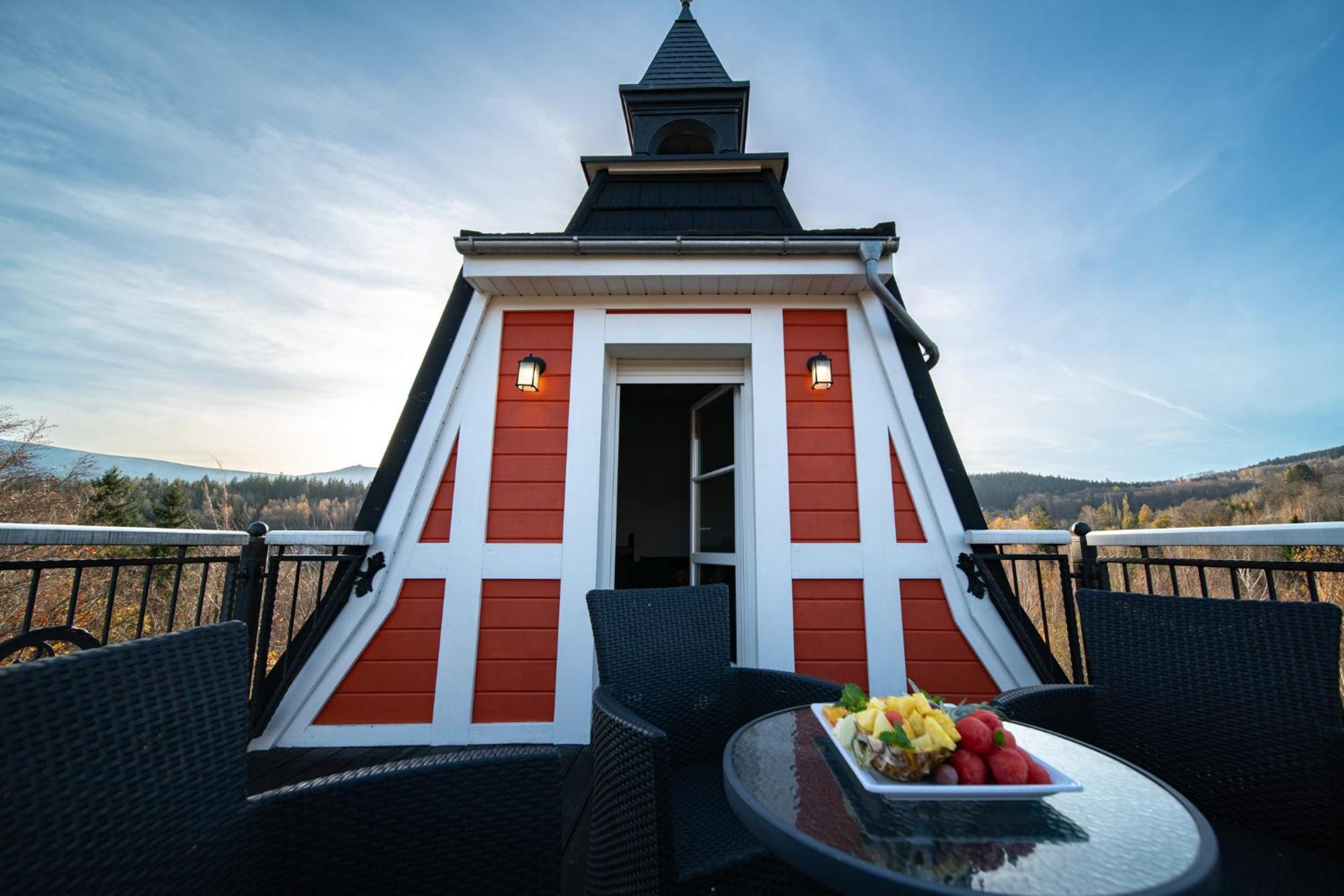 Norweska Dolina Family&Pet-Friendly Resort Szklarska Poręba Kültér fotó The A-frame